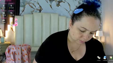 Snapshot of molliebue1 chatting on 24, 10, 2025 Hey Guys Im Mollie online show from 24, 10, 2025