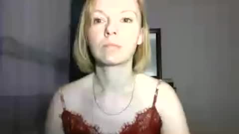 mollilove online show from 12, 6, 2026