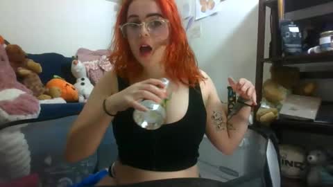 Snapshot of molly0317 chatting on 16, 2, 2026 Molly Bee online show from 16, 2, 2026