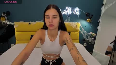 Molly  online show from 27, 10, 2025