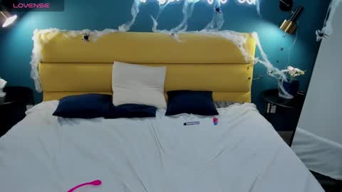 Molly  online show from 31, 10, 2025