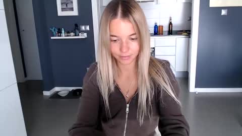 Molly online show from 10, 12, 2024