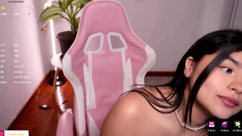 Snapshot of molly_couper1 chatting on 28, 2, 2025       Independent Model online show from 28, 2, 2025