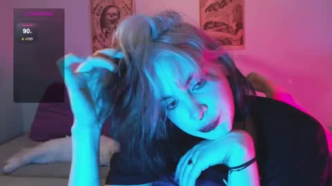 Molly Crow online show from 14, 12, 2024