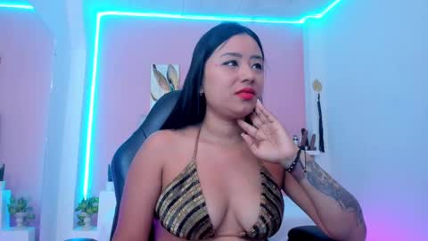 Snapshot of molly_h0t chatting on 9, 10, 2025 online show from 9, 10, 2025