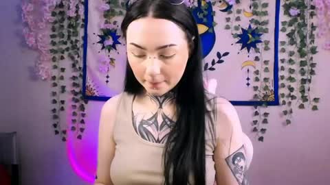 Snapshot of molly_kisss chatting on 15, 4, 2026 molly_kisss online show from 15, 4, 2026
