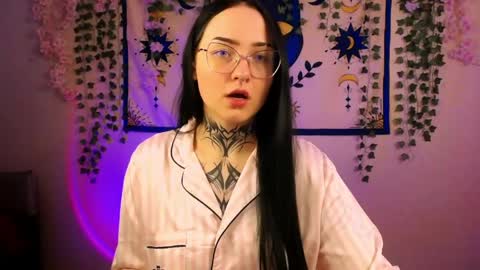 Snapshot of molly_kisss chatting on 7, 5, 2026 molly_kisss online show from 7, 5, 2026