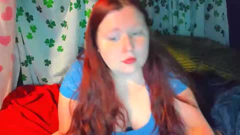 Snapshot of molly_moons chatting on 9, 6, 2026 molly_moons online show from 9, 6, 2026