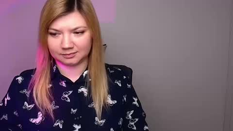 Snapshot of molly_moree chatting on 4, 2, 2025 Molly online show from 4, 2, 2025