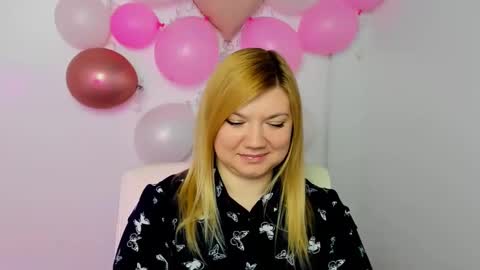 Snapshot of molly_moree chatting on 25, 2, 2025 Molly online show from 25, 2, 2025