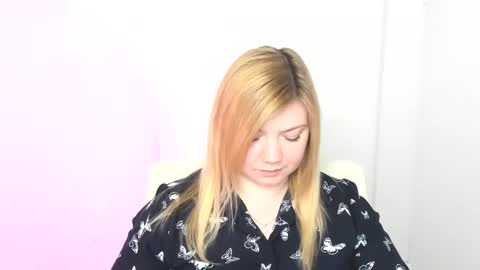 Snapshot of molly_moree chatting on 12, 3, 2025 Molly online show from 12, 3, 2025