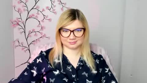 Snapshot of molly_moree chatting on 19, 12, 2025 Molly online show from 19, 12, 2025