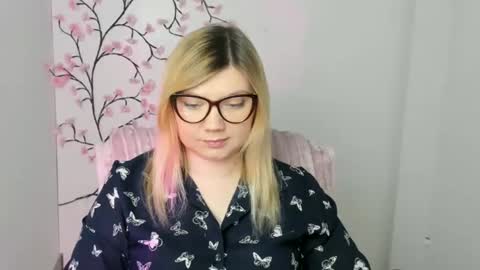 Snapshot of molly_moree chatting on 8, 1, 2026 Molly online show from 8, 1, 2026