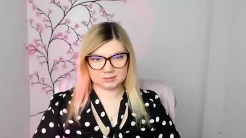 Snapshot of molly_moree chatting on 9, 1, 2026 Molly online show from 9, 1, 2026