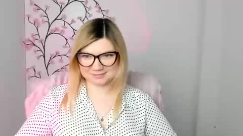 Snapshot of molly_moree chatting on 12, 1, 2026 Molly online show from 12, 1, 2026