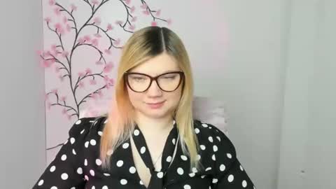 Snapshot of molly_moree chatting on 13, 1, 2026 Molly online show from 13, 1, 2026