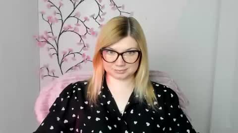 Snapshot of molly_moree chatting on 11, 5, 2026 Molly online show from 11, 5, 2026