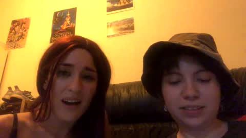 Snapshot of molly_popp chatting on 3, 1, 2025 Molly Pop online show from 3, 1, 2025