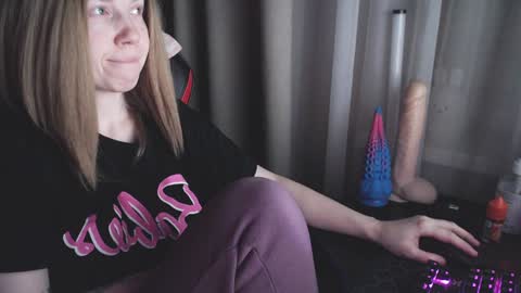 Snapshot of molly_royse chatting on 5, 2, 2025 I have new photos come and see with love Molly online show from 5, 2, 2025