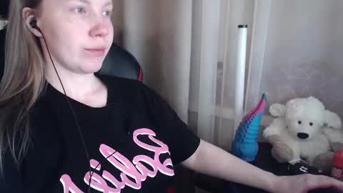 I have new photos come and see with love Molly online show from 3, 2, 2026