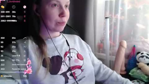 I have new photos come and see with love Molly online show from 7, 7, 2026