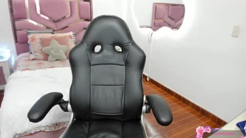 Molly  online show from 17, 2, 2025