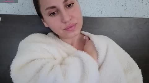 Snapshot of mollyforyou chatting on 19, 11, 2025 Nica follow me online show from 19, 11, 2025