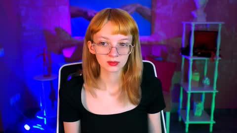 Snapshot of mollyjiggles chatting on 3, 10, 2025 mollyjiggles online show from 3, 10, 2025