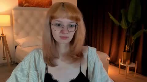 Snapshot of mollyjiggles chatting on 11, 10, 2025 mollyjiggles online show from 11, 10, 2025