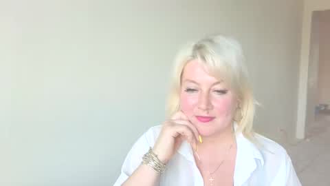Snapshot of mollyjoyq chatting on 17, 5, 2026 Mollyjoyq online show from 17, 5, 2026