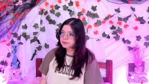 Snapshot of mollylewis18 chatting on 6, 2, 2025 New girl Emily Valentina Michelle online show from 6, 2, 2025
