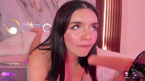 Snapshot of mollylewis18 chatting on 16, 9, 2025 New girl Emily Valentina Michelle online show from 16, 9, 2025
