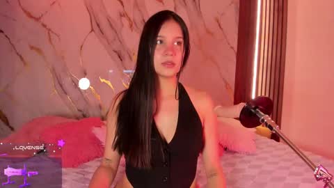 Snapshot of mollylewis18 chatting on 24, 9, 2025 New girl Emily Valentina Michelle online show from 24, 9, 2025