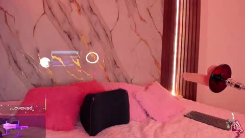 Snapshot of mollylewis18 chatting on 15, 10, 2025 New girl Emily Valentina Michelle online show from 15, 10, 2025