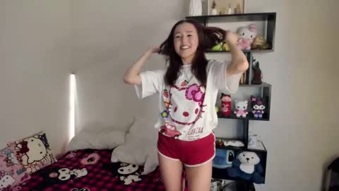 Snapshot of mollylolliesland chatting on 22, 10, 2025 Molly online show from 22, 10, 2025
