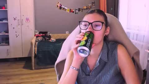  KIRA  online show from 15, 12, 2025