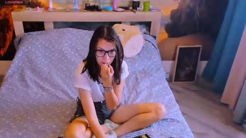  KIRA  online show from 8, 7, 2026