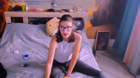  KIRA  online show from 16, 7, 2026