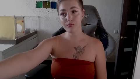 Snapshot of mollymiks chatting on 29, 6, 2026 Molly online show from 29, 6, 2026