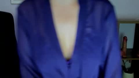 Snapshot of mollymoon40 chatting on 27, 11, 2025 Molly online show from 27, 11, 2025