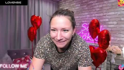 hi im Molly heregreat boobs big heart  warm pussy  online show from 16, 2, 2025
