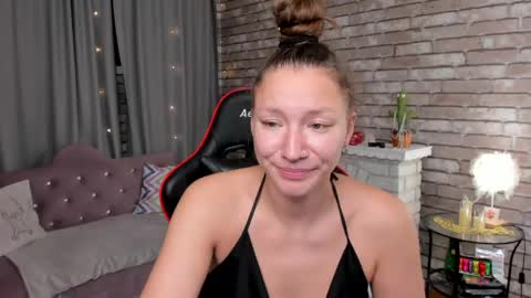 Snapshot of mollynay chatting on 28, 4, 2026 hi im Molly heregreat boobs big heart warm pussy online show from 28, 4, 2026