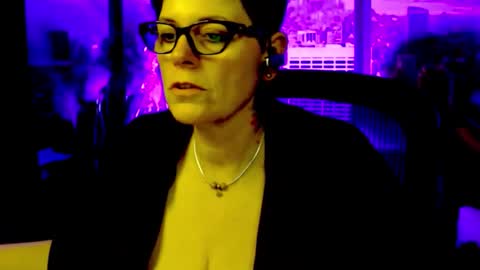 Snapshot of mollysun chatting on 4, 3, 2026 MollySun Nina Randmann online show from 4, 3, 2026