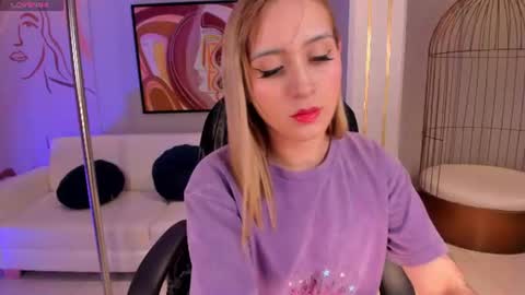Snapshot of mollysunders_ chatting on 19, 6, 2026 Molly Sunders online show from 19, 6, 2026
