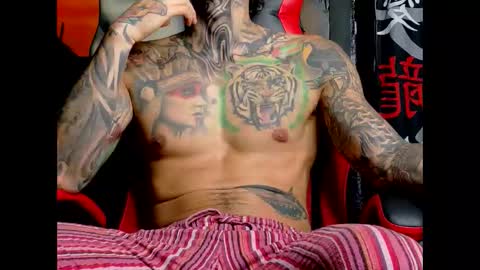 Snapshot of molotov_explosive chatting on 20, 10, 2025 Molotov online show from 20, 10, 2025