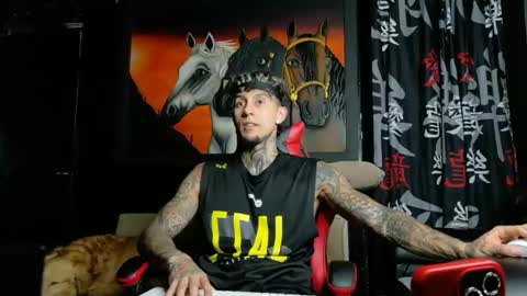 Snapshot of molotov_explosive chatting on 22, 10, 2025 Molotov online show from 22, 10, 2025