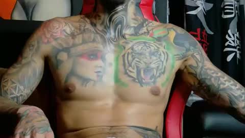 Snapshot of molotov_explosive chatting on 22, 10, 2025 Molotov online show from 22, 10, 2025