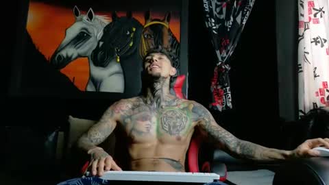 Snapshot of molotov_explosive chatting on 24, 10, 2025 Molotov online show from 24, 10, 2025