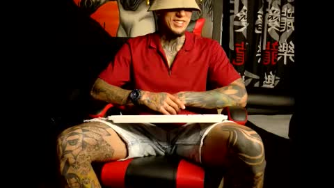 Snapshot of molotov_explosive chatting on 2, 11, 2025 Molotov online show from 2, 11, 2025