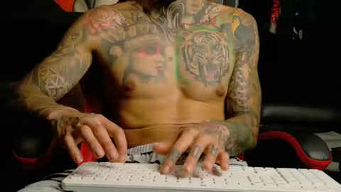 Snapshot of molotov_explosive chatting on 7, 11, 2025 Molotov online show from 7, 11, 2025